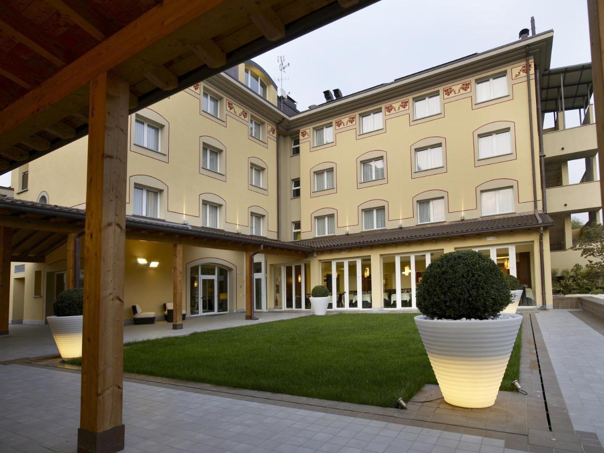 Virginia Palace Hotel Garbagnate Milanese Εξωτερικό φωτογραφία