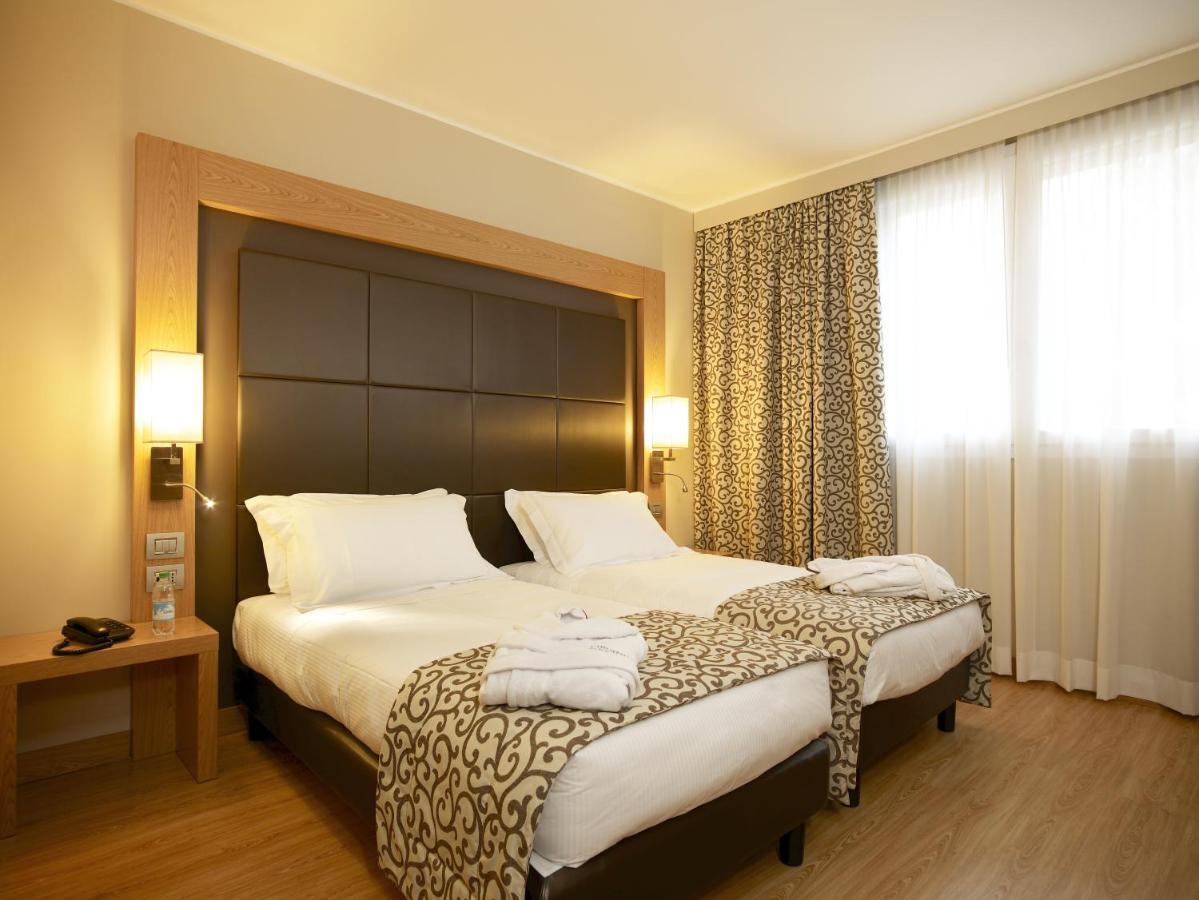 Virginia Palace Hotel Garbagnate Milanese Εξωτερικό φωτογραφία