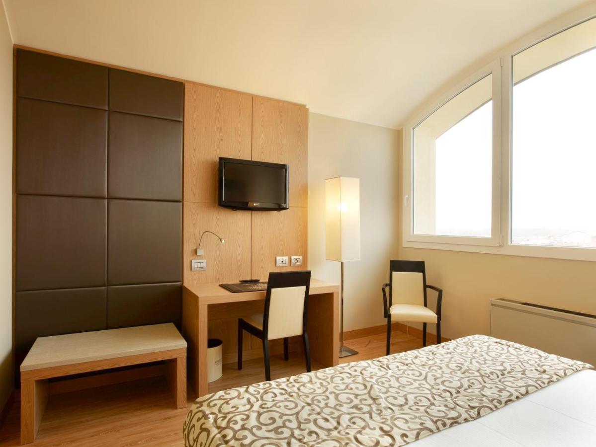 Virginia Palace Hotel Garbagnate Milanese Εξωτερικό φωτογραφία