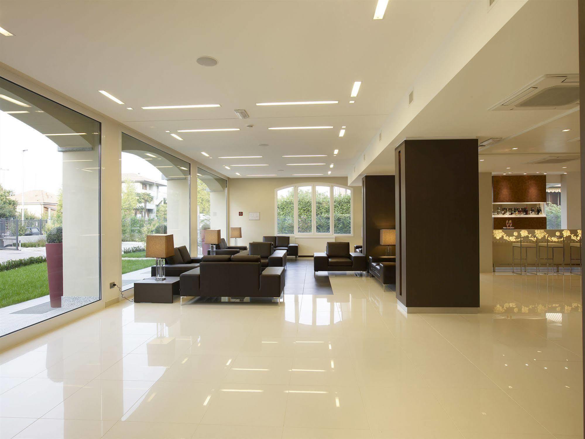 Virginia Palace Hotel Garbagnate Milanese Εξωτερικό φωτογραφία
